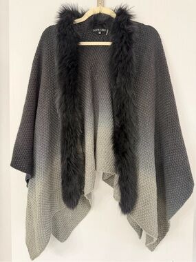 Dolce Cabo Women’s One Size Raccoon Fur Ombré Gradient Gray Sweater Wrap Cape